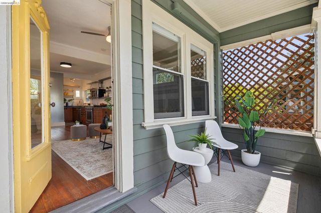 870 43Rd St, Oakland, CA 94608