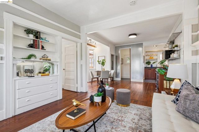 870 43Rd St, Oakland, CA 94608