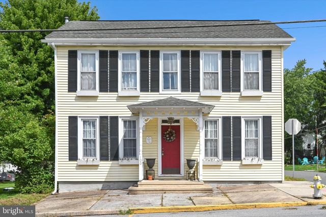 100 N LANCASTER ST, Jonestown, PA 17038