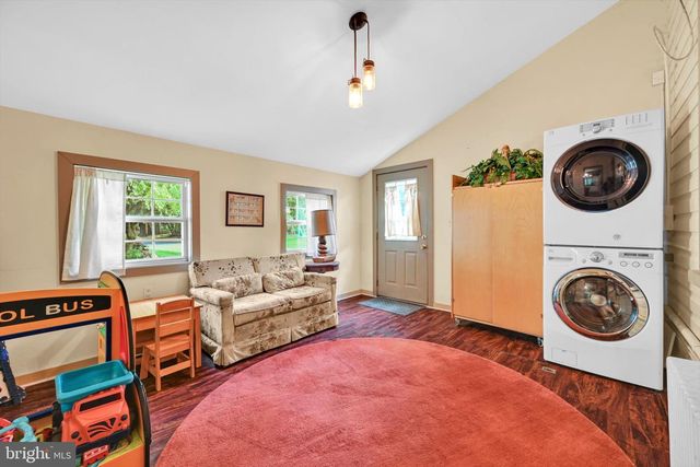 100 N LANCASTER ST, Jonestown, PA 17038