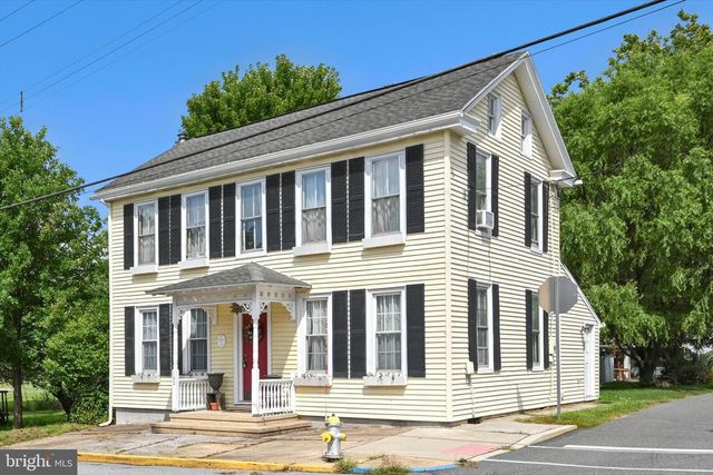 100 N LANCASTER ST, Jonestown, PA 17038