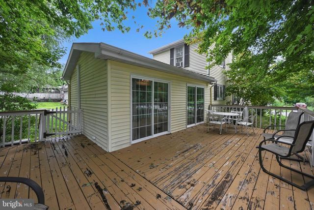 100 N LANCASTER ST, Jonestown, PA 17038