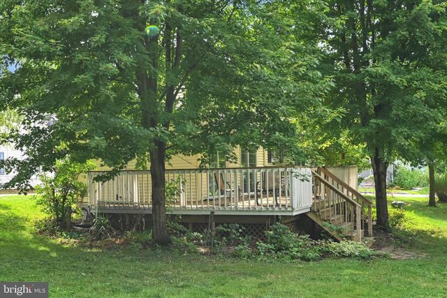 100 N LANCASTER ST, Jonestown, PA 17038