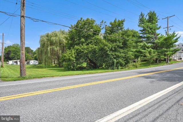 100 N LANCASTER ST, Jonestown, PA 17038