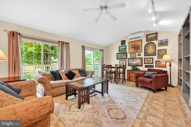 100 N LANCASTER ST, Jonestown, PA 17038