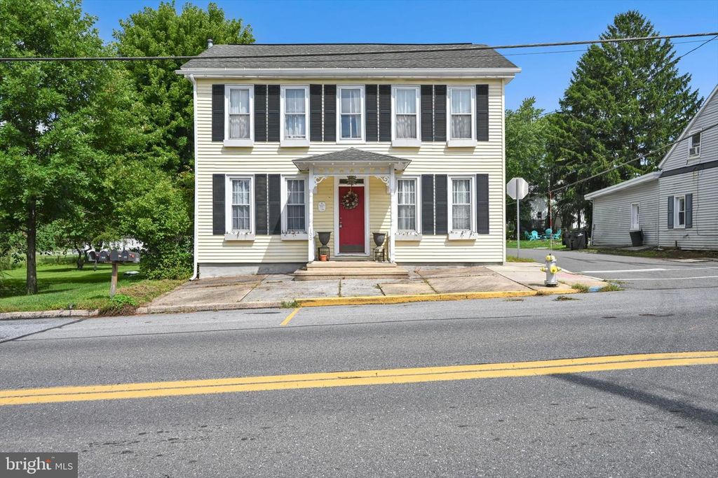 100 N LANCASTER ST, Jonestown, PA 17038