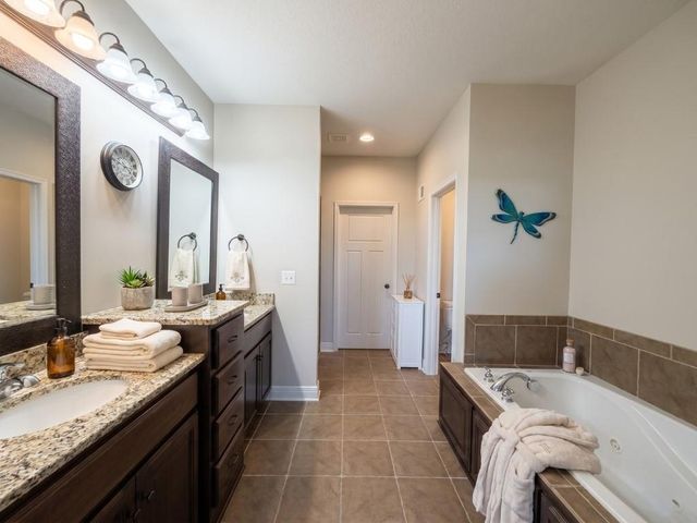 14115 Amanda Lane, Basehor, KS 66007