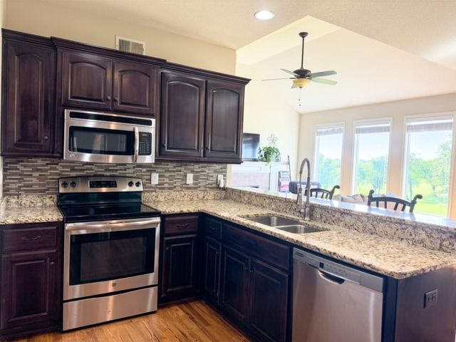 14115 Amanda Lane, Basehor, KS 66007