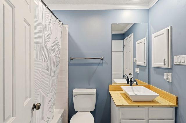 321 Hunters Creek Drive, Mesquite, TX 75150