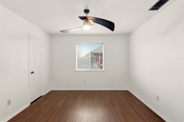 321 Hunters Creek Drive, Mesquite, TX 75150