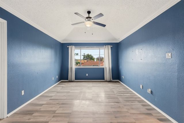 321 Hunters Creek Drive, Mesquite, TX 75150