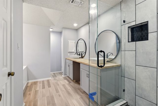 321 Hunters Creek Drive, Mesquite, TX 75150