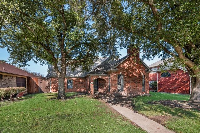 321 Hunters Creek Drive, Mesquite, TX 75150