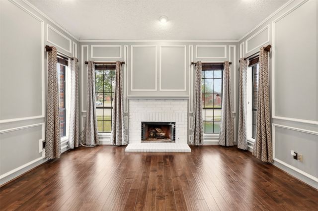 321 Hunters Creek Drive, Mesquite, TX 75150