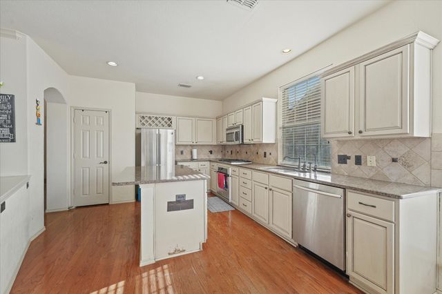 6817 Lake Meadow Lane, Sachse, TX 75048