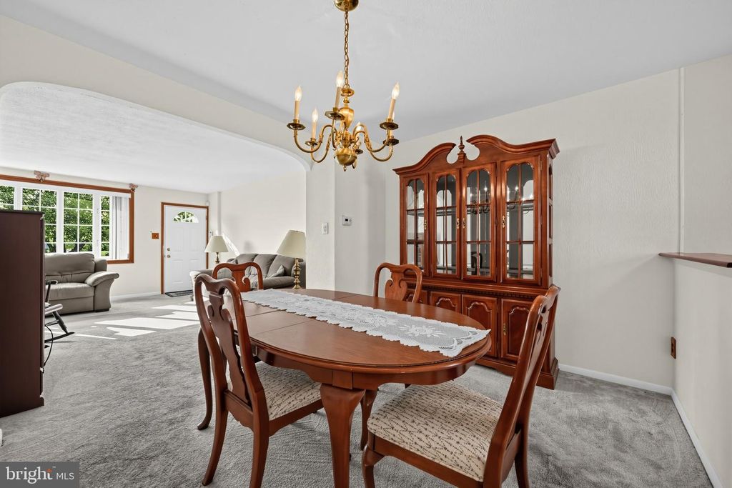 8664 JACKSON ST, PHILADELPHIA, PA 19136 — photo 5