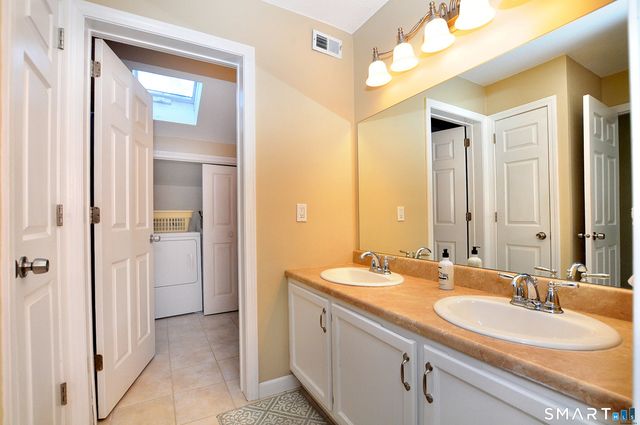 76 Farview Commons, Southbury, CT 06488