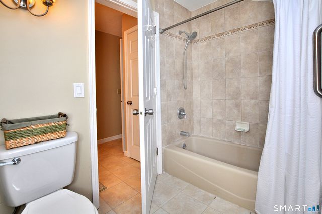 76 Farview Commons, Southbury, CT 06488