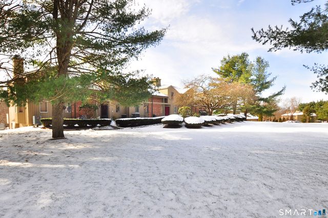 76 Farview Commons, Southbury, CT 06488