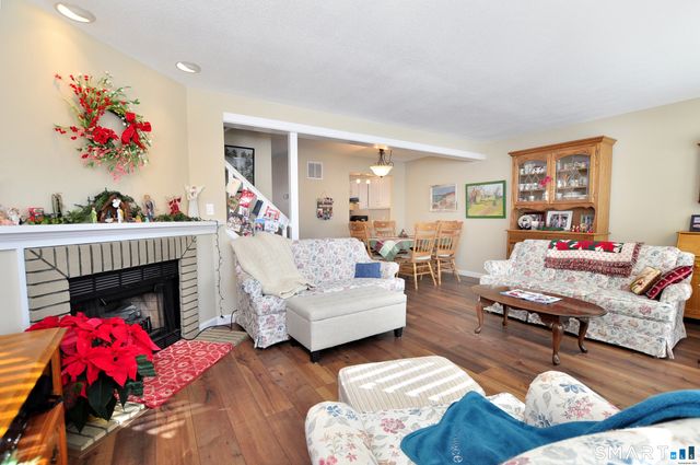 76 Farview Commons, Southbury, CT 06488