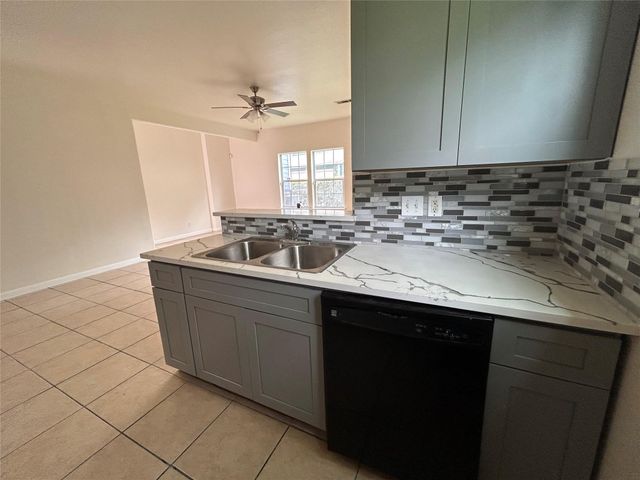 6841 Larkstone Street B, Houston, TX 77028