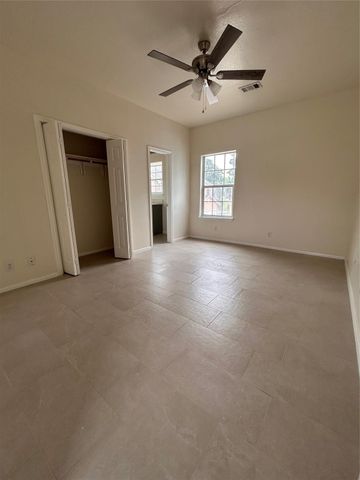6841 Larkstone Street B, Houston, TX 77028