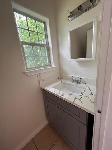 6841 Larkstone Street B, Houston, TX 77028