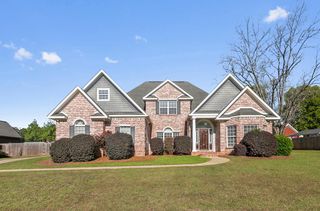 647 Westbrook Dr., Dothan, AL 36303