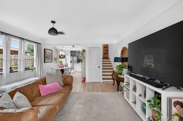 4525 NE 21st Ave 1, Fort Lauderdale, FL 33308