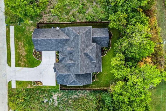 1908 Heritage Knoll Drive, Sherman, TX 75092