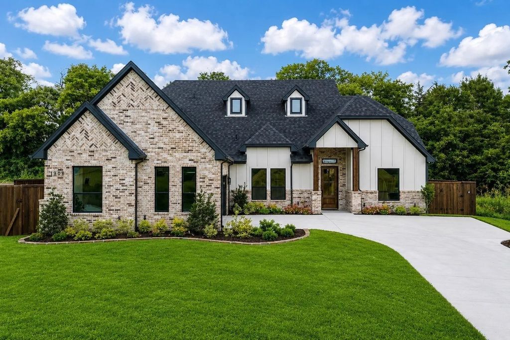 1908 Heritage Knoll Drive, Sherman, TX 75092