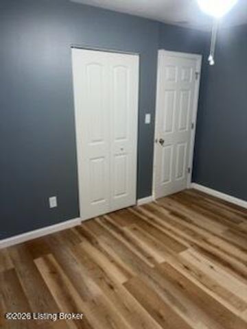 9113 Lantana Dr, Louisville, KY 40229