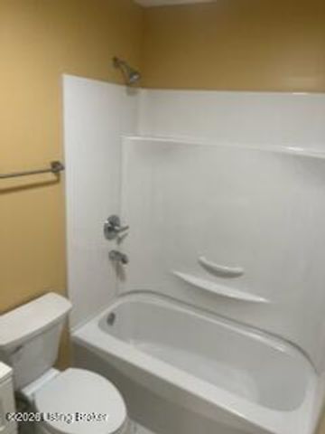 9113 Lantana Dr, Louisville, KY 40229