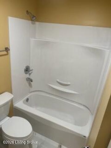 9113 Lantana Dr, Louisville, KY 40229