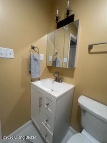 9113 Lantana Dr, Louisville, KY 40229