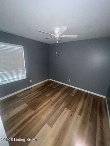 9113 Lantana Dr, Louisville, KY 40229