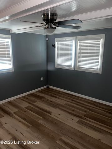 9113 Lantana Dr, Louisville, KY 40229