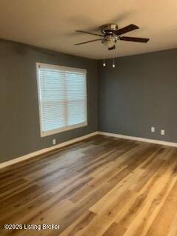 9113 Lantana Dr, Louisville, KY 40229