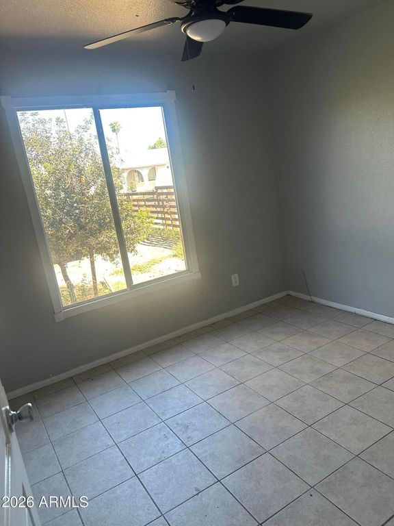 7931 W MINNEZONA Avenue, Phoenix, AZ 85033 — photo 4