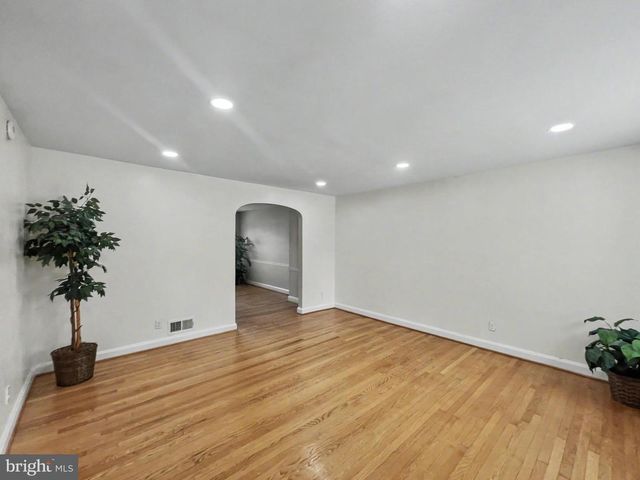 210 STEVENSON LN, Baltimore, MD 21212