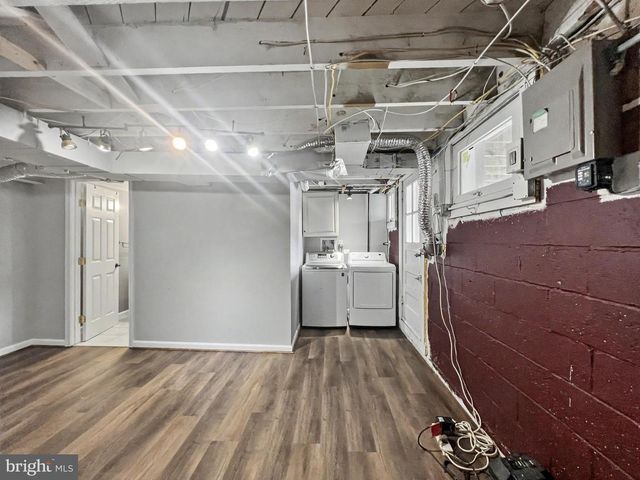 210 STEVENSON LN, Baltimore, MD 21212