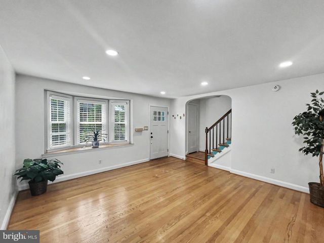210 STEVENSON LN, Baltimore, MD 21212