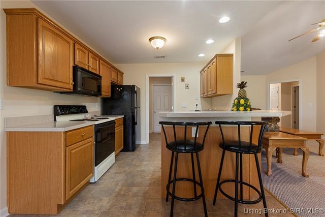 807 S Indiana Avenue 5, Sellersburg, IN 47172