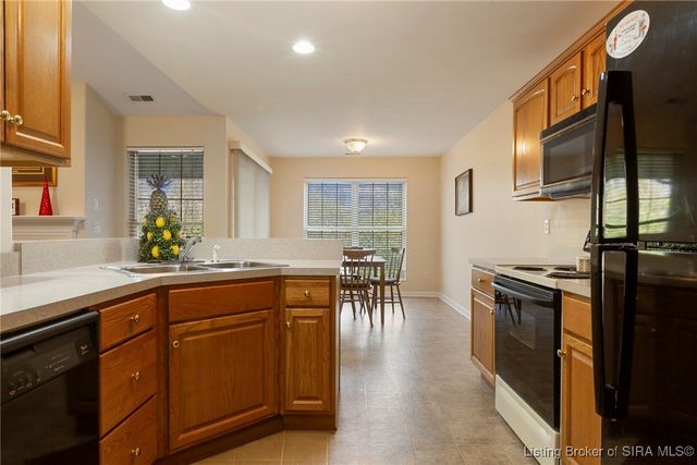 807 S Indiana Avenue 5, Sellersburg, IN 47172