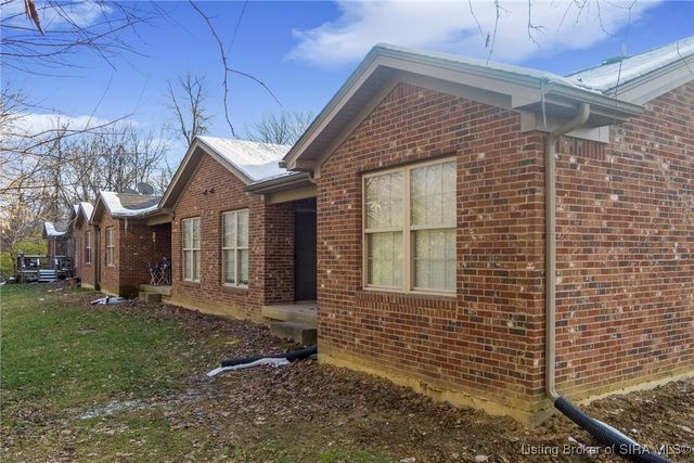 807 S Indiana Avenue 5, Sellersburg, IN 47172