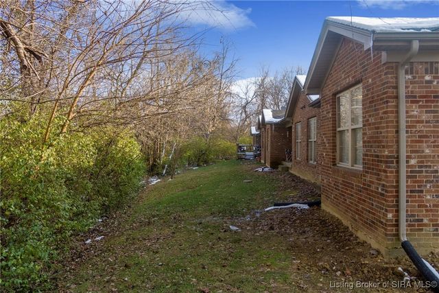 807 S Indiana Avenue 5, Sellersburg, IN 47172