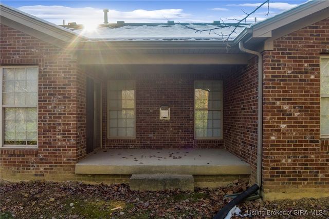 807 S Indiana Avenue 5, Sellersburg, IN 47172