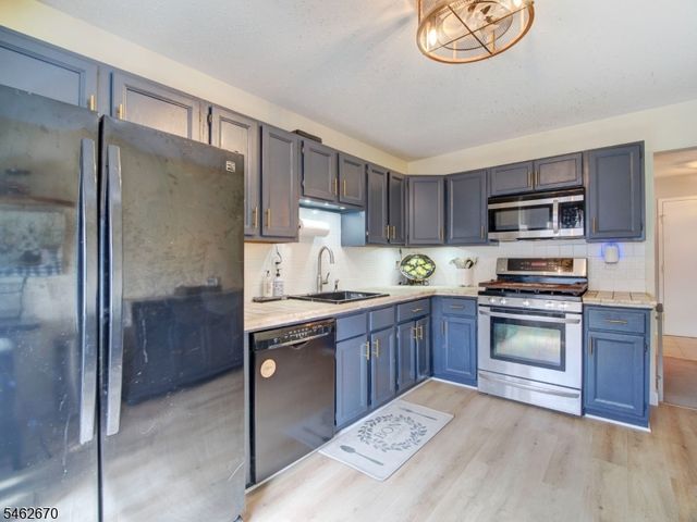 196 Drake Ln 196, Roxbury Twp., NJ 07852