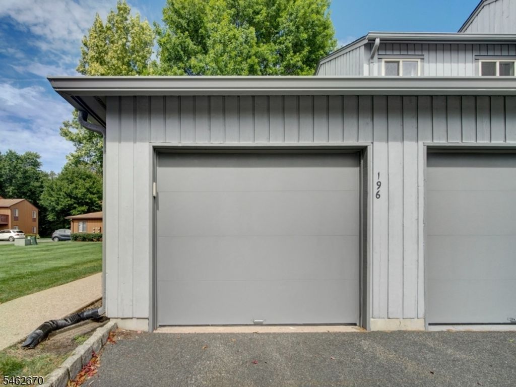 196 Drake Ln 196, Roxbury Twp., NJ 07852 — photo 3