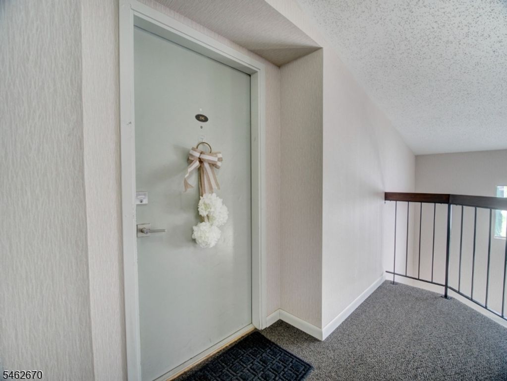 196 Drake Ln 196, Roxbury Twp., NJ 07852 — photo 4